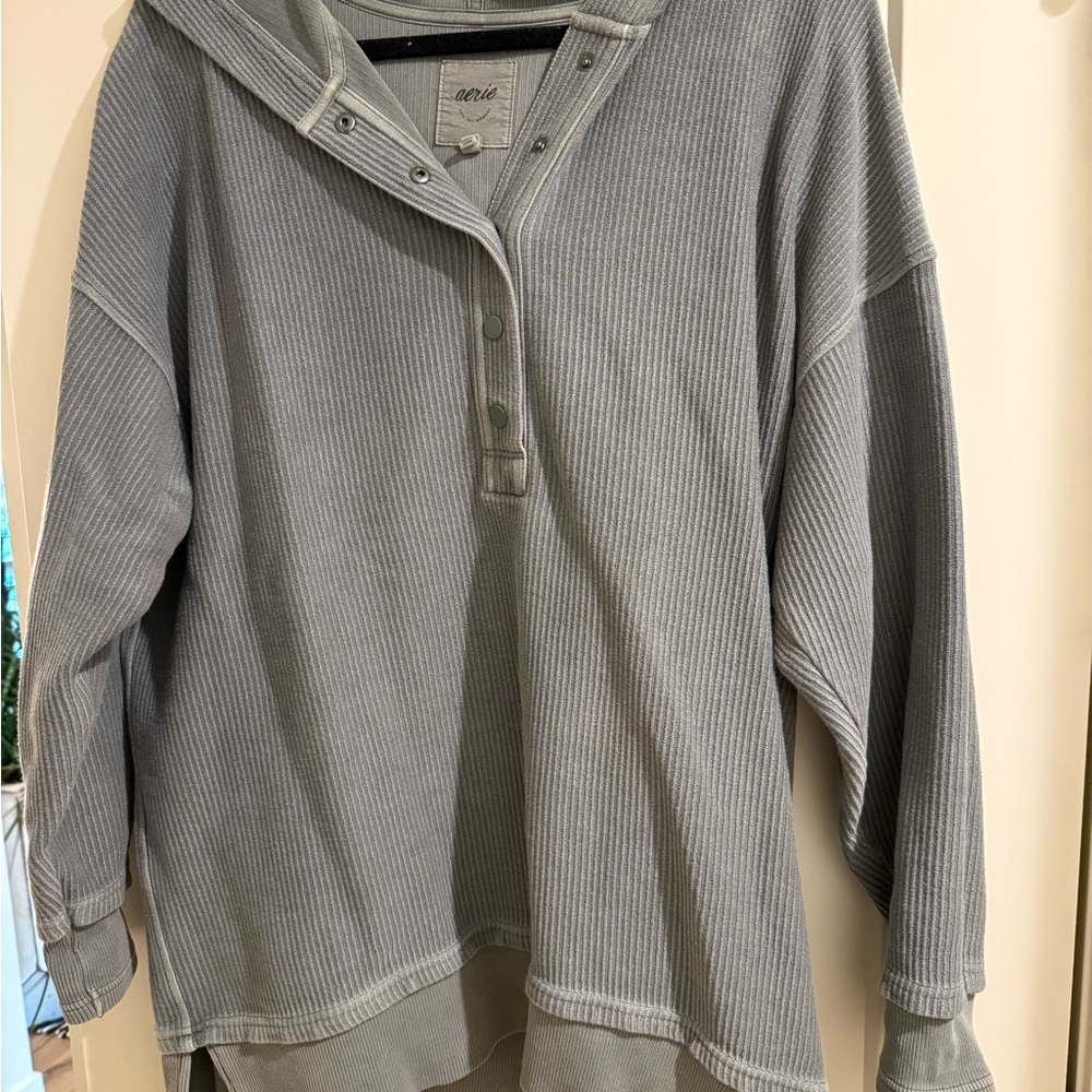 Aerie sage Green Textured Hooded Top